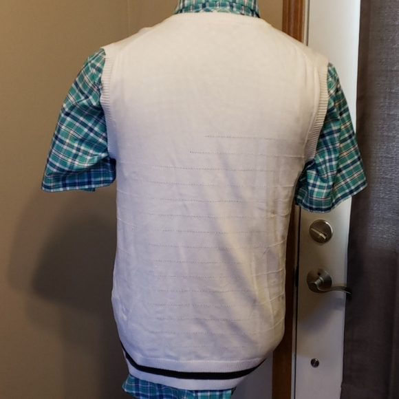 Puma white and black vneck swester vest - Picture 4 of 6